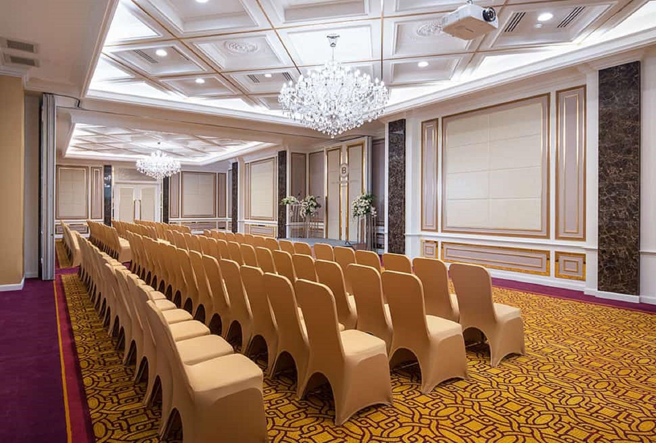 The Berkeley Hotel Pratunam Bangkok Exterior photo The ballroom