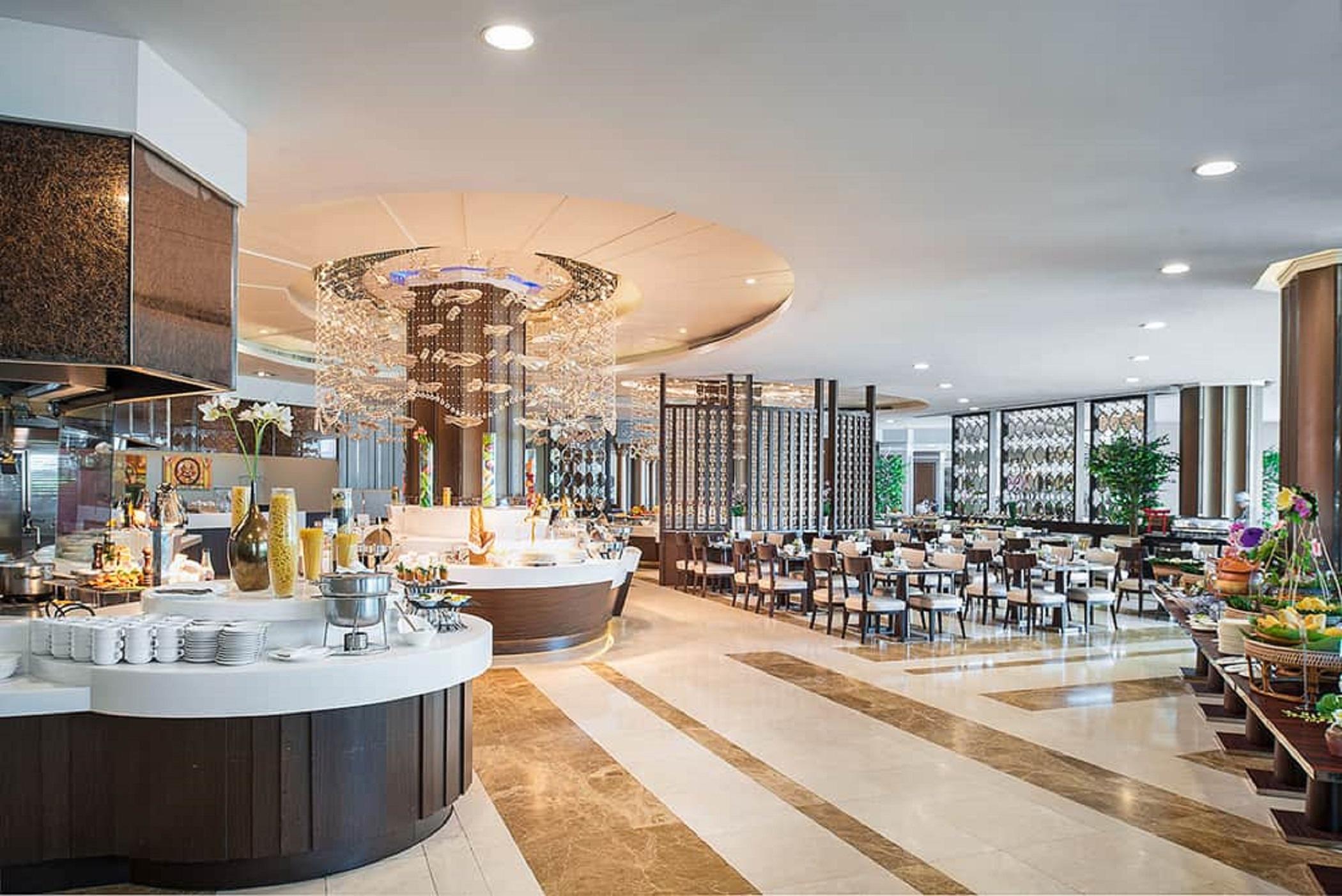 The Berkeley Hotel Pratunam Bangkok Exterior photo The Terrace