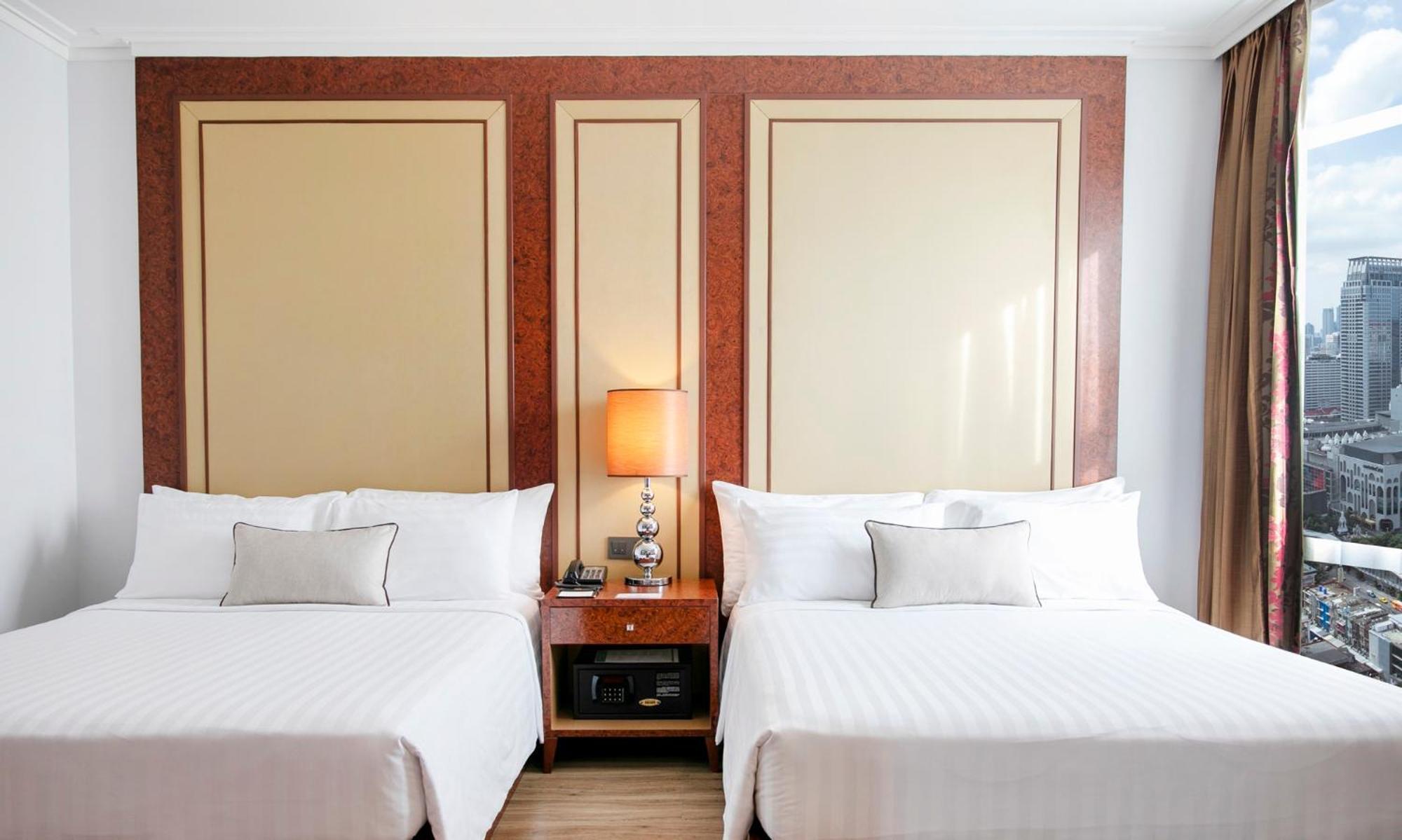 The Berkeley Hotel Pratunam Bangkok Exterior photo Deluxe Room